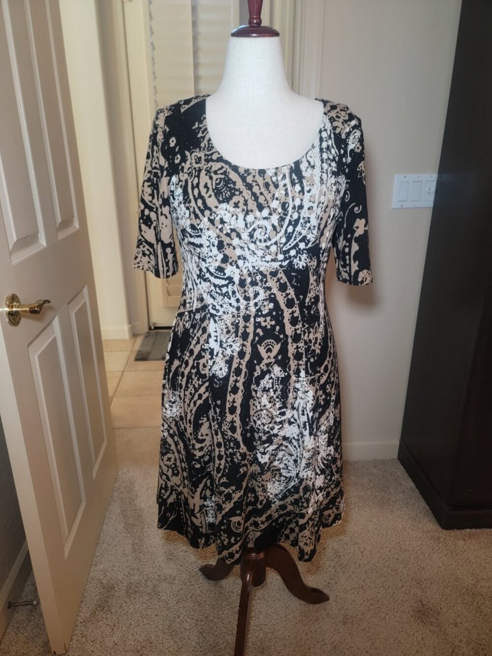 RONNI NICOLE SHORT SLEEVES, A-LINE DRESS SIZE 12, PULL ON MULTI COLOR, LINED